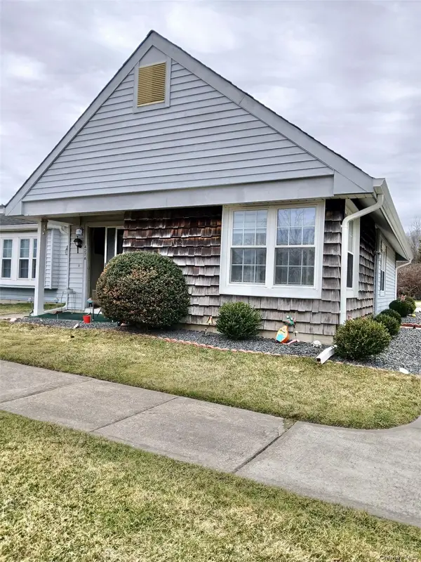 427 Aylesbury Court #A, Ridge, NY 11961