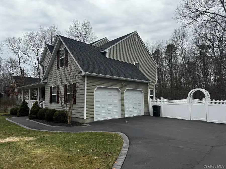 186 Bernstein Boulevard, Center Moriches, NY 11934 - #2