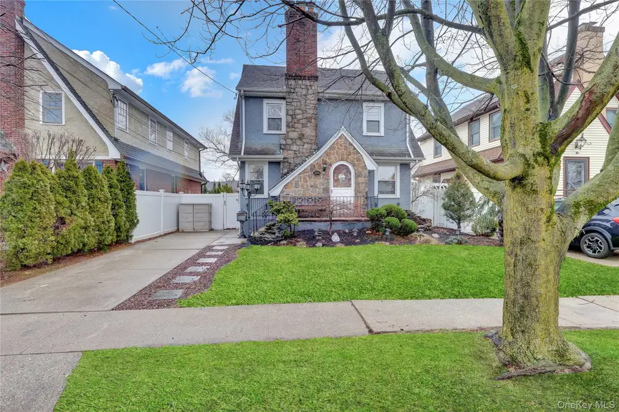 2889 Arnold Avenue, Oceanside, NY 11572 - #2