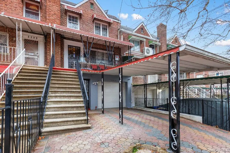 3241 Colden Avenue, Bronx, NY 10469 - #2