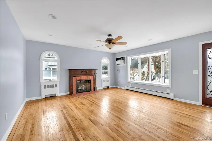 29 Glen Cove Drive, Glen Head, NY 11545 - #3