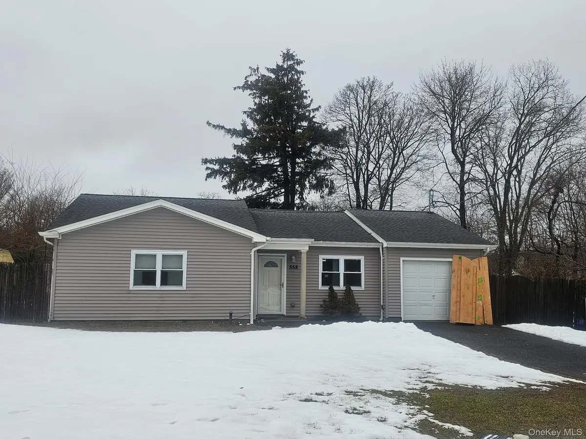 558 Meade Avenue, Bellport, NY 11713 - #1