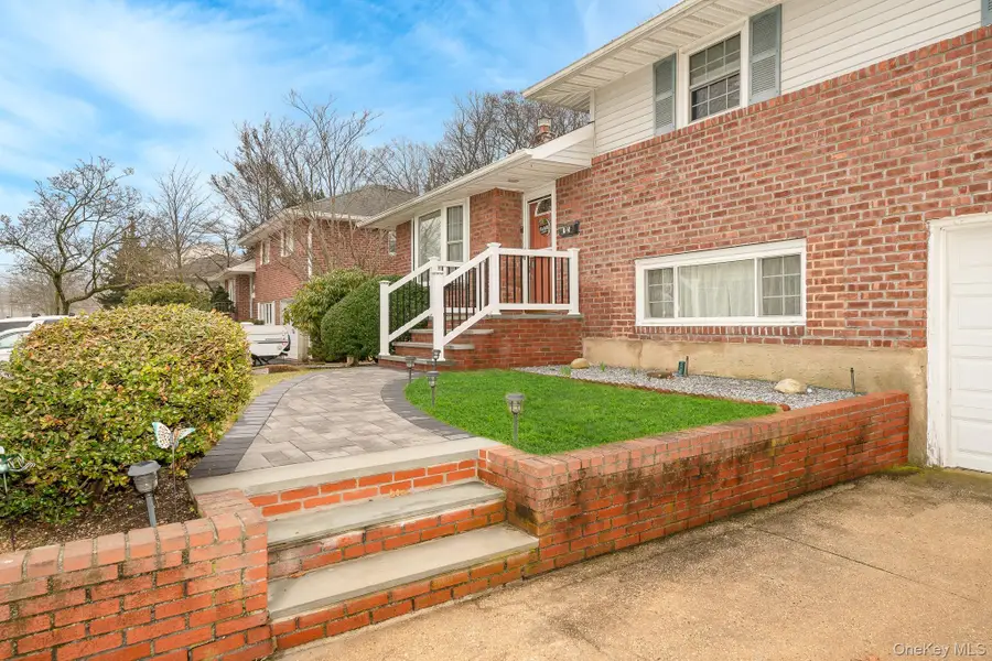 15 Lourae Drive, Massapequa Park, NY 11762 - #3