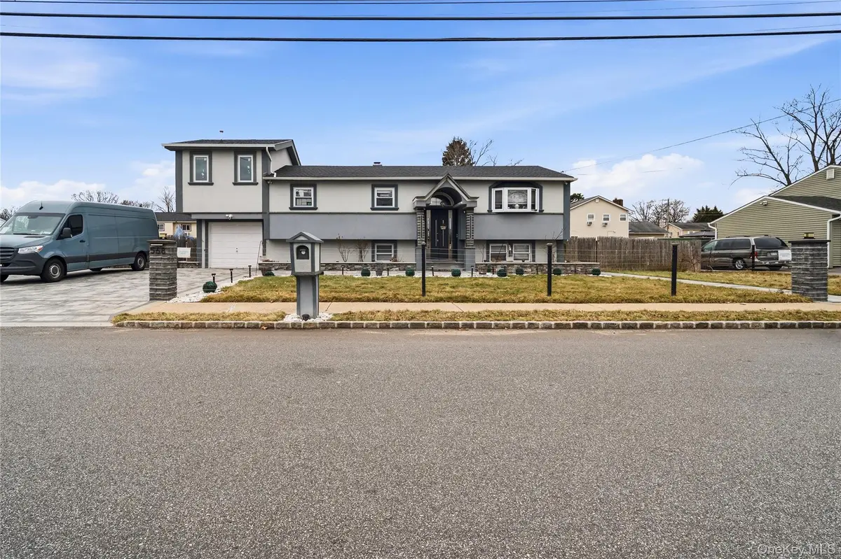 568 Centerwood Street, West Babylon, NY 11704 - #1