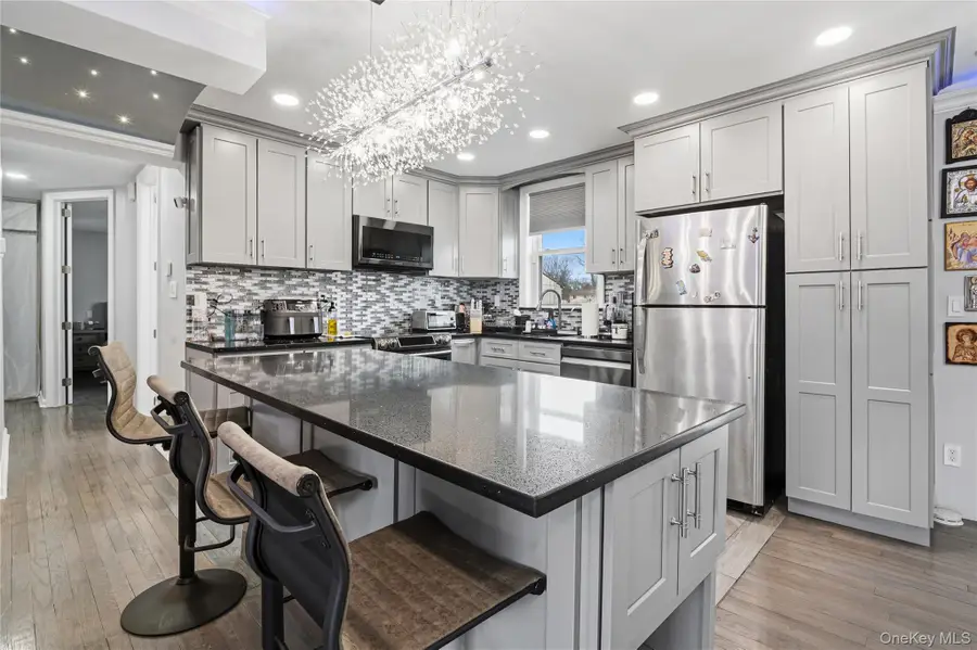 568 Centerwood Street, West Babylon, NY 11704 - #2