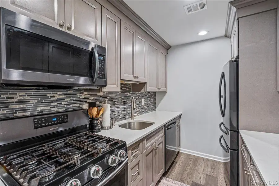 150 Pointe Cir N #150, Coram, NY 11727 - #2