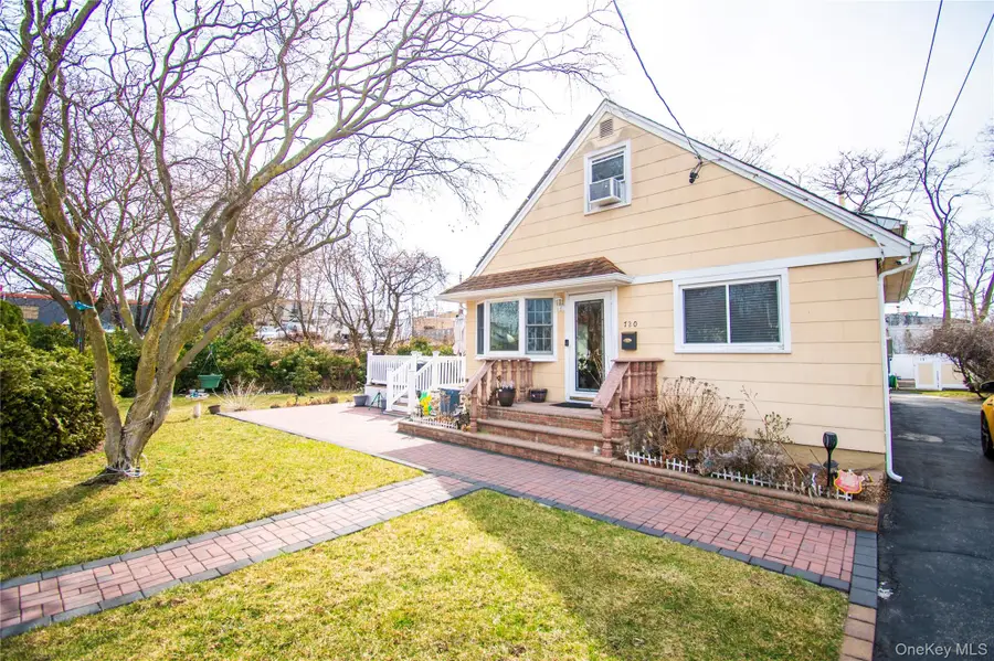 720 New York Avenue, Baldwin, NY 11510 - #3