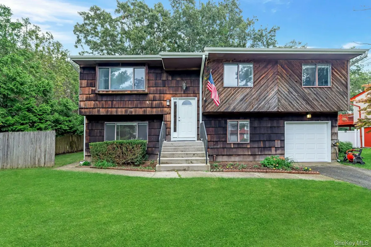 39 Woodbrook Drive, Ridge, NY 11961 - #1