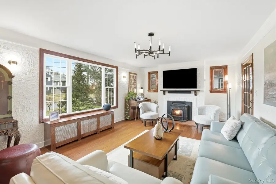 11 Van Buren Place, White Plains, NY 10603 - #3