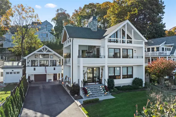 521 Adams Street, Centerport, NY 11721