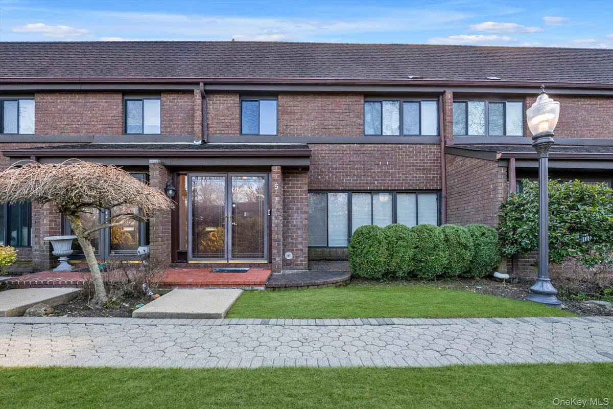 5 Fox Ridge, Roslyn, NY 11576 - #1