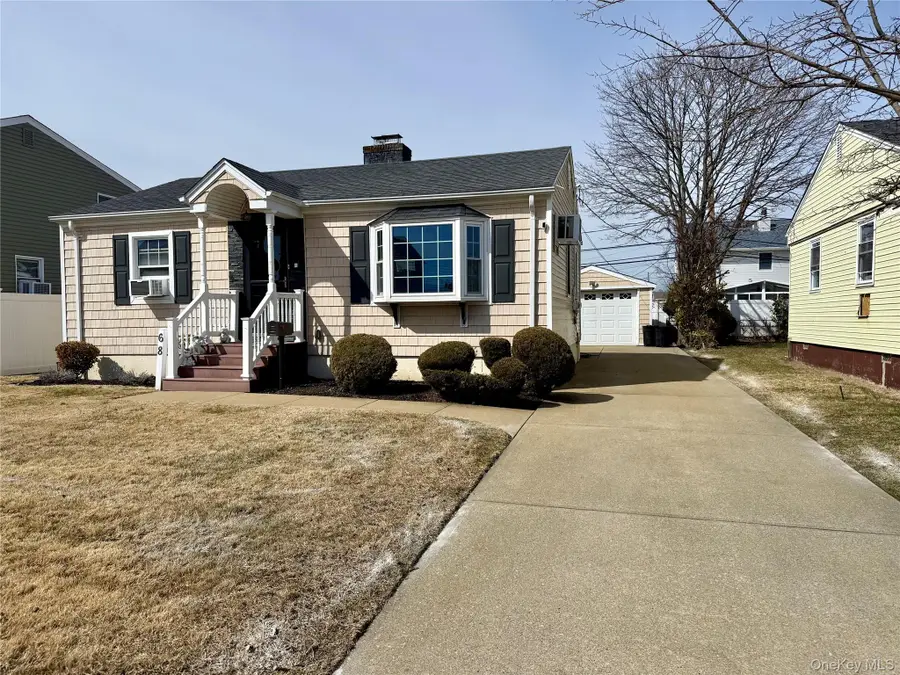 68 Robert Street, Freeport, NY 11520 - #2