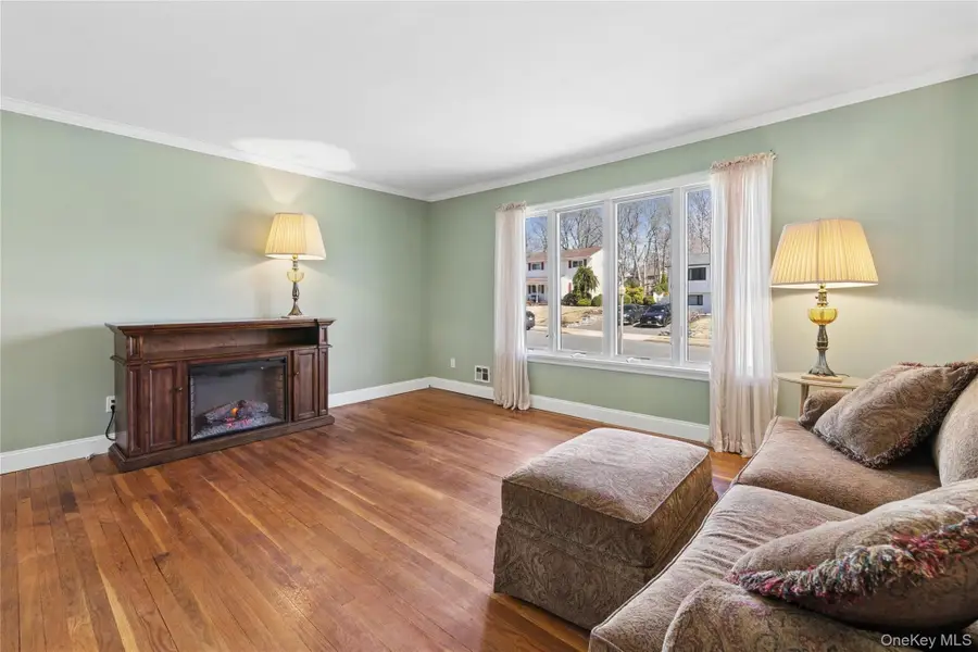 14 Wenmore Road, Commack, NY 11725 - #2