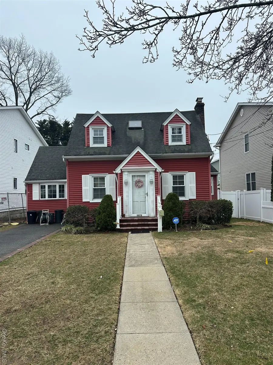 3978 William Street, Seaford, NY 11783 - #2