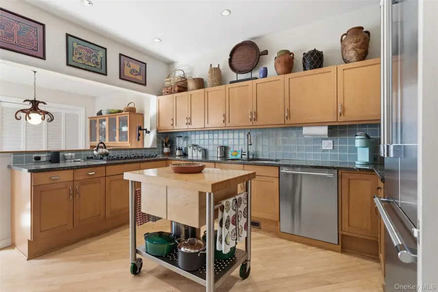 24 Beechwood Way, Briarcliff Manor, NY 10510 - #3