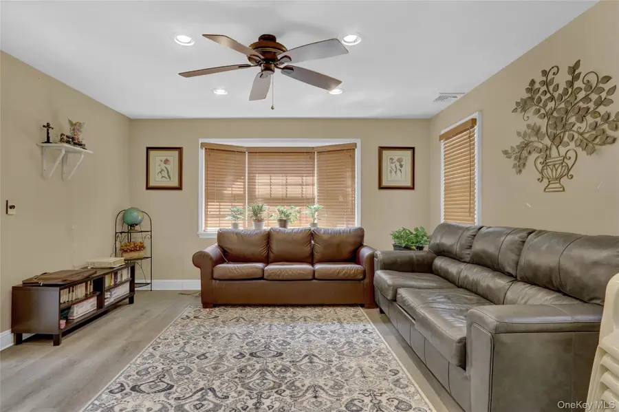 121 6th Street, Hicksville, NY 11801 - #3