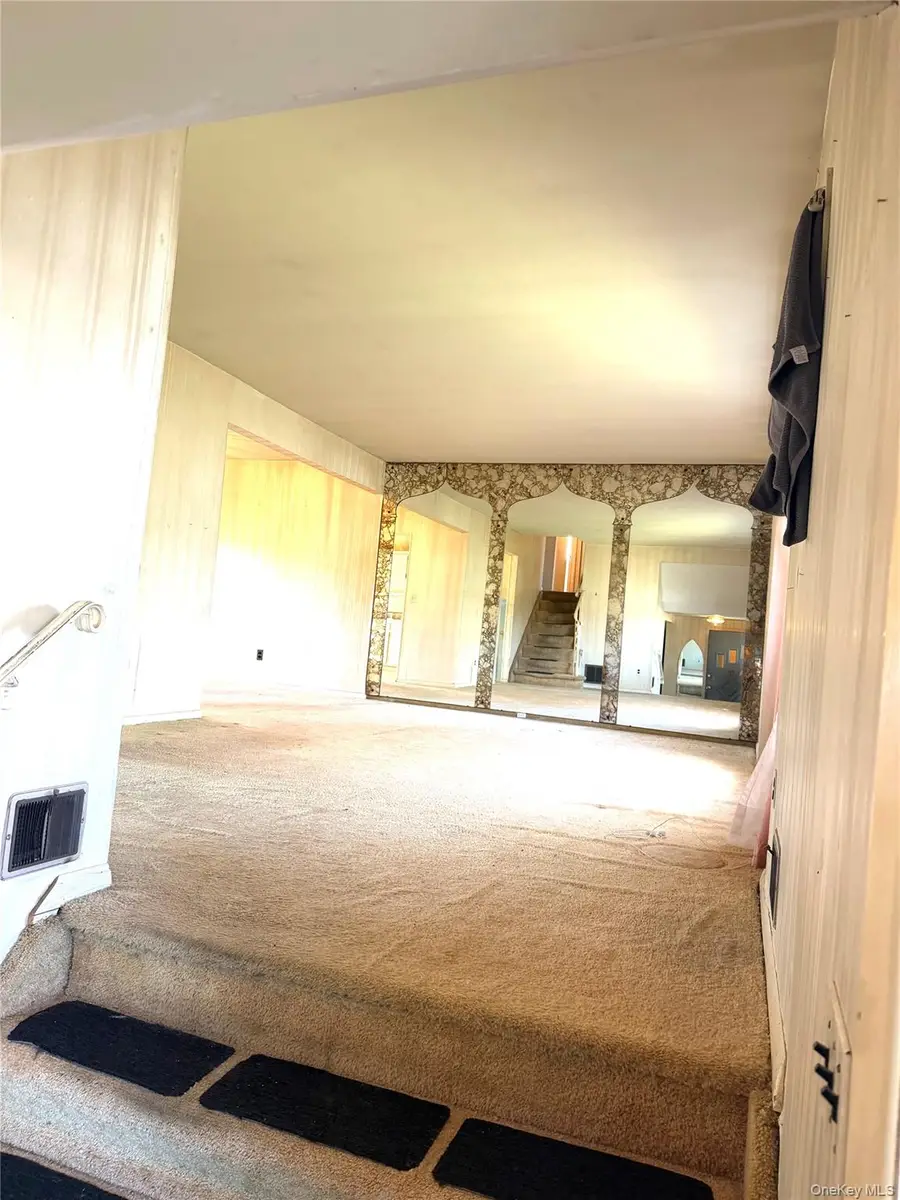 20 Catherine Drive, Selden, NY 11784 - #3