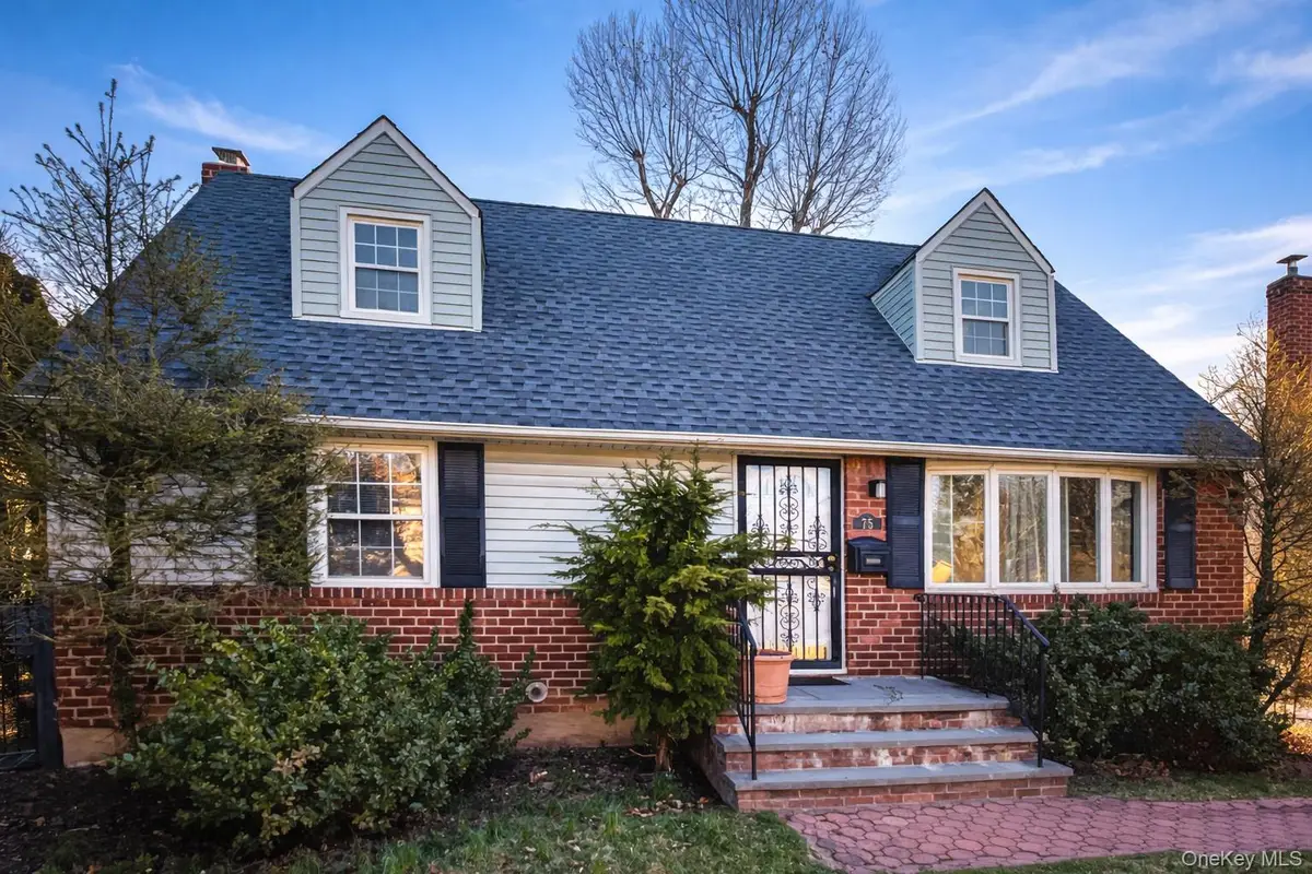 Address Withheld By Seller, Albertson, NY 11507 - #1