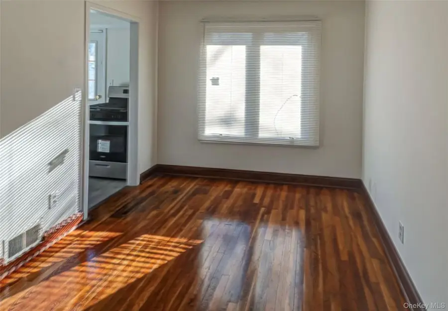 Address Withheld By Seller, Albertson, NY 11507 - #3