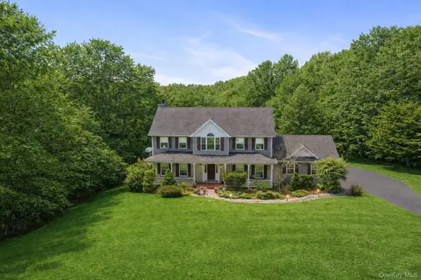 17 Woodridge Drive, Chester, NY 10918