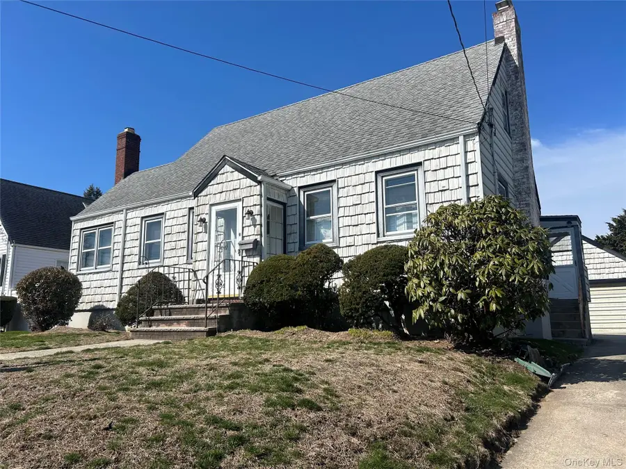9 Hewlett Point Avenue, East Rockaway, NY 11518 - #3