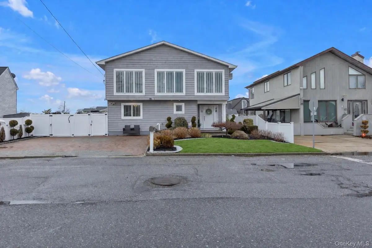 134 W Lido Promenade, Lindenhurst, NY 11757 - #1