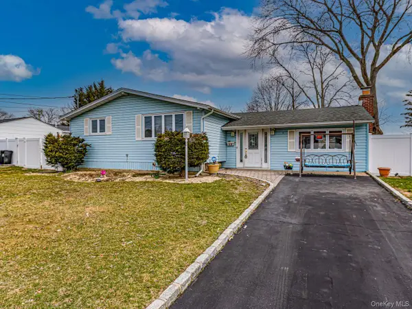 11 Lawrence Road, Deer Park, NY 11729