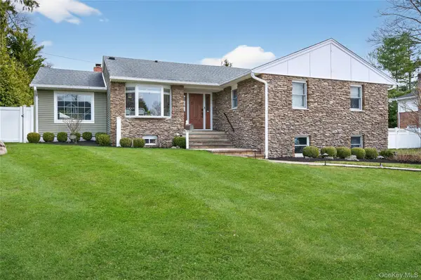 21 Roosevelt Drive, East Norwich, NY 11732