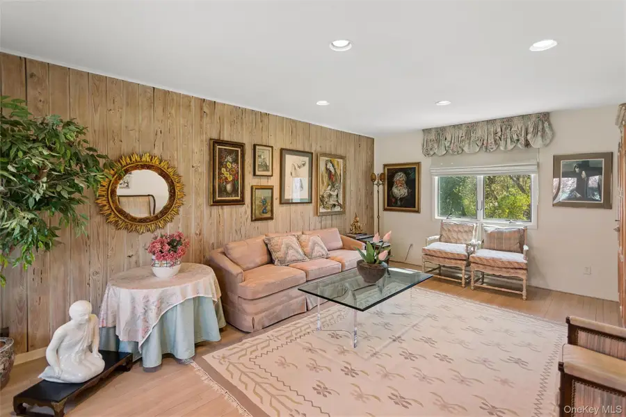 49 Saratoga Drive, Jericho, NY 11753 - #2