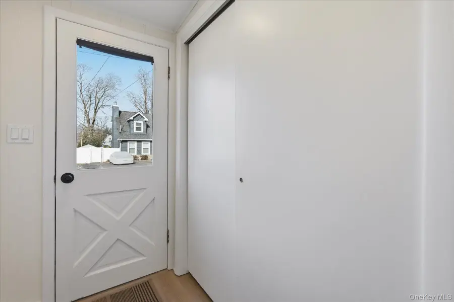 27 Vine Road, Rocky Point, NY 11778 - #3