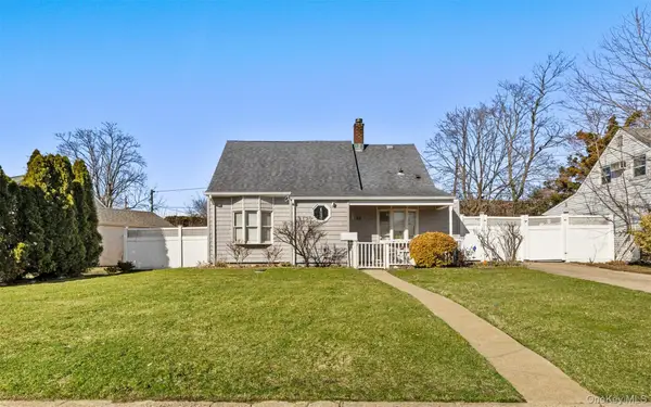 82 Barnyard Lane, Levittown, NY 11756