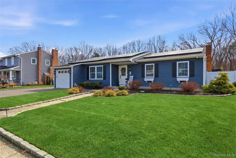 28 Berkshire Road, Holbrook, NY 11741 - #2