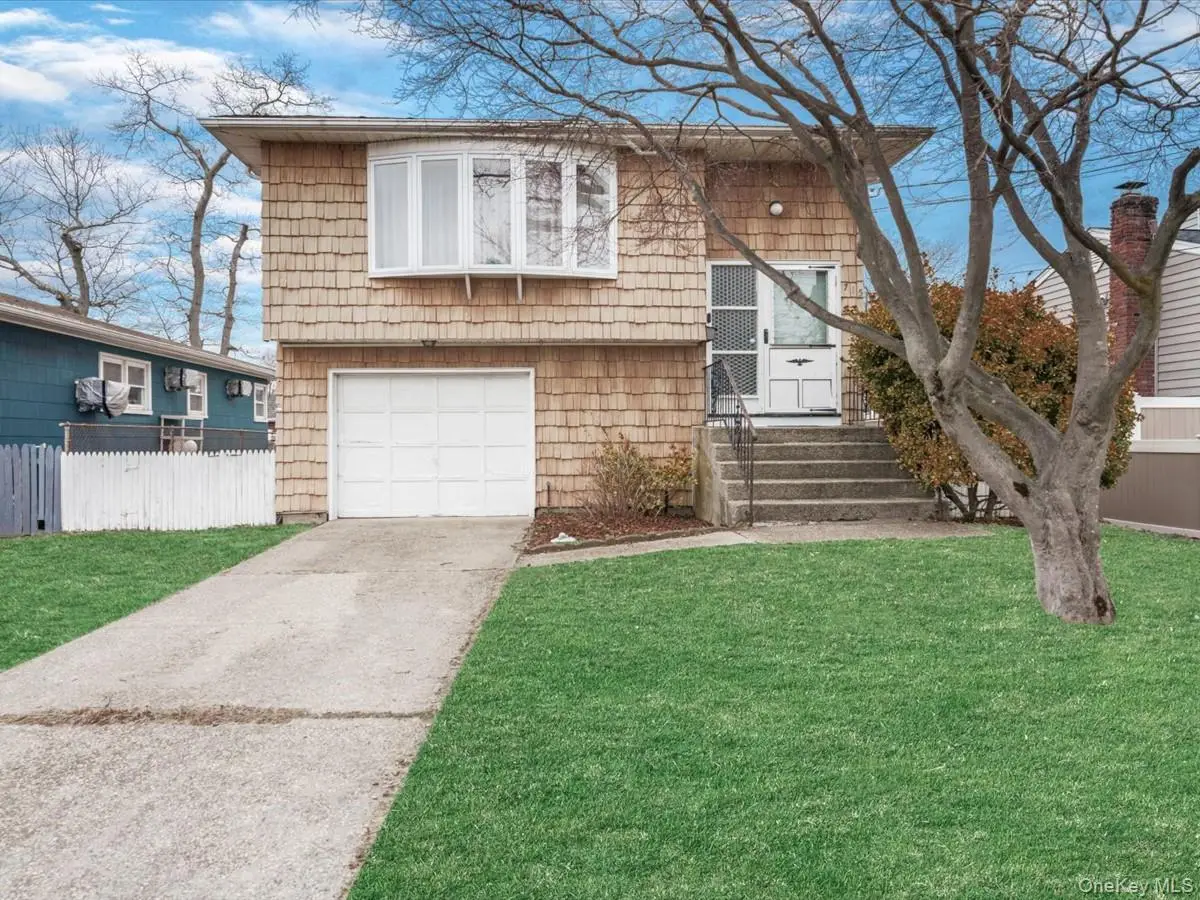 715 Mccall Avenue, West Islip, NY 11795 - #1