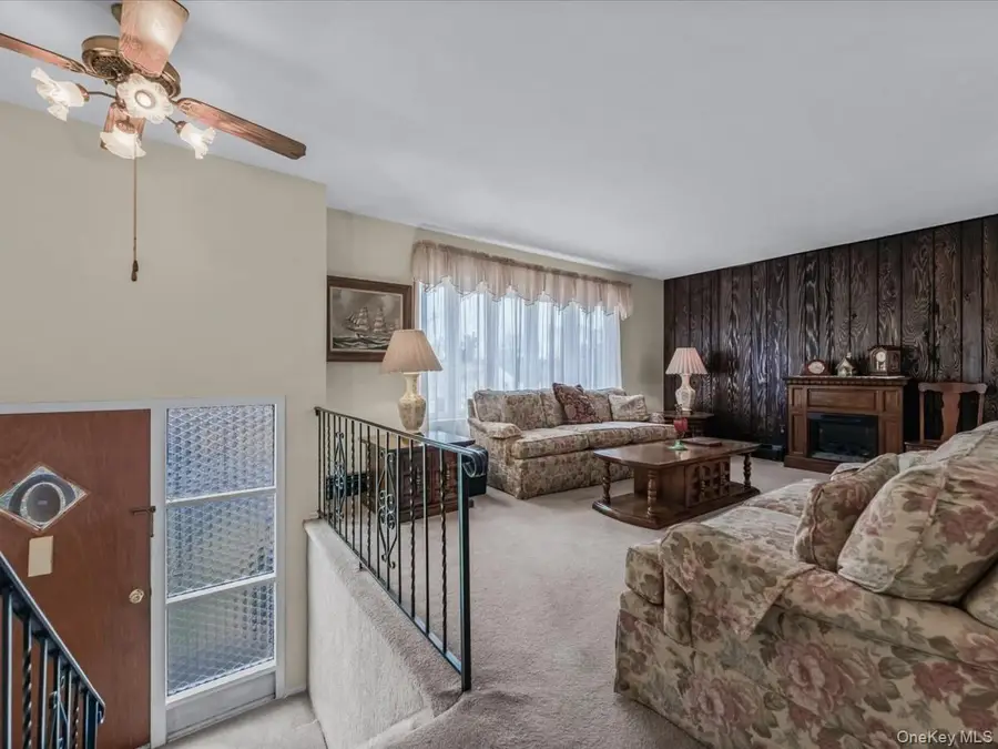 715 Mccall Avenue, West Islip, NY 11795 - #3