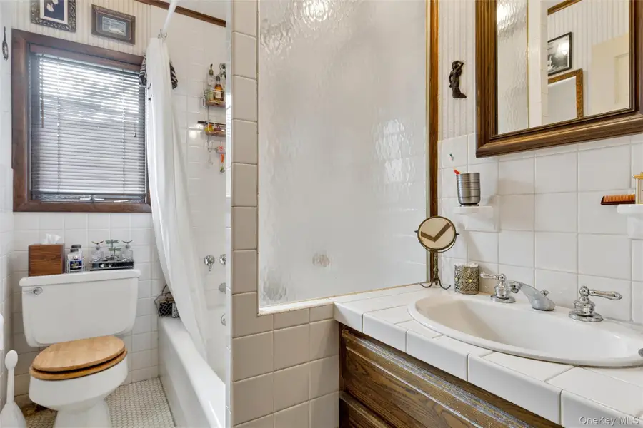 20 Mcguirk Street, East Hampton, NY 11937 - #3