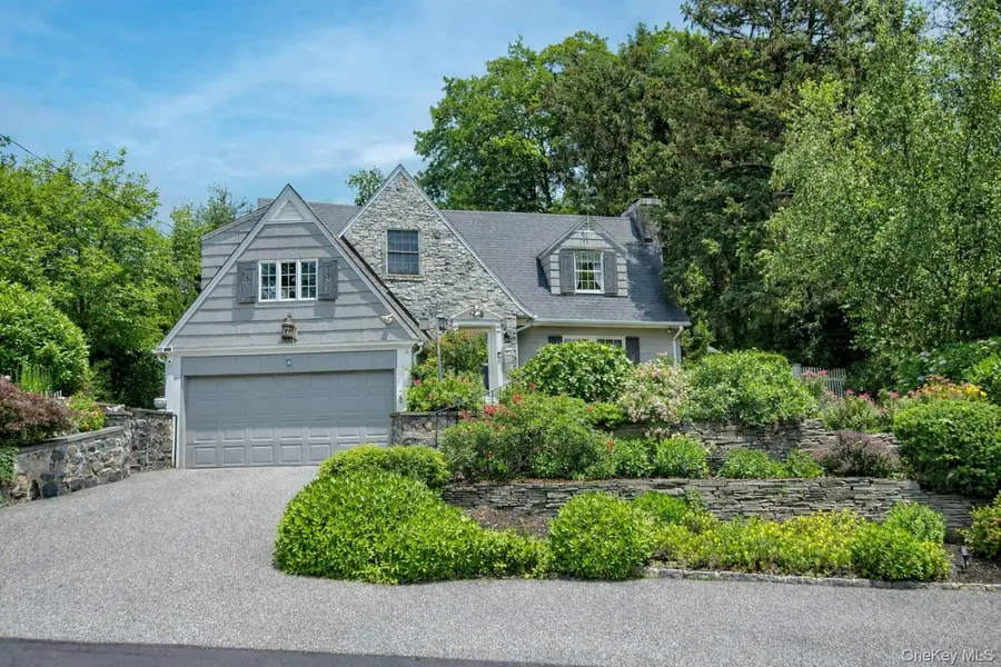 6 Janssen Drive, Manhasset, NY 11030 - #2