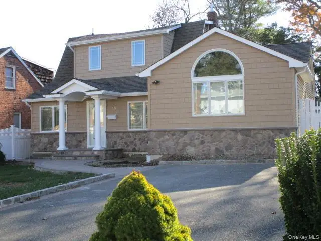 15 Walters Avenue, Syosset, NY 11791 - #1