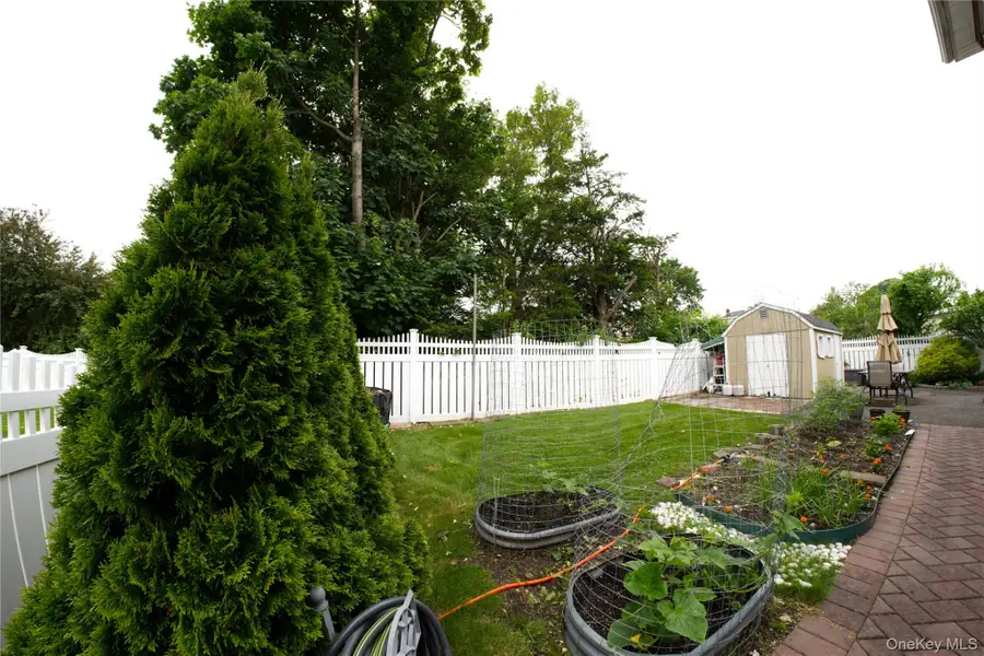 15 Walters Avenue, Syosset, NY 11791 - #3