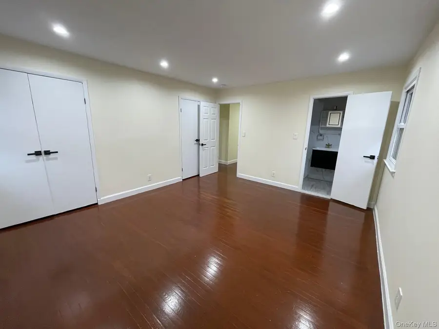 5718 Hewlett Street, Little Neck, NY 11362 - #2