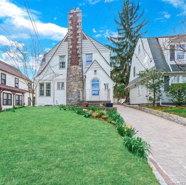 340 Manor Road, Douglaston, NY 11363 - #1