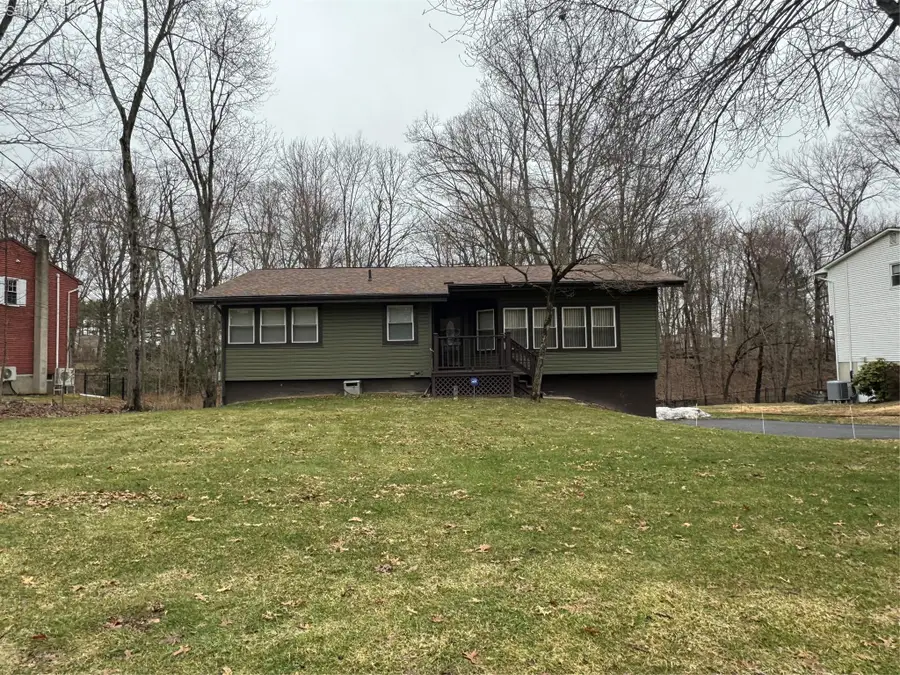 32 Sachson Place, Wappingers Falls, NY 12590 - #2