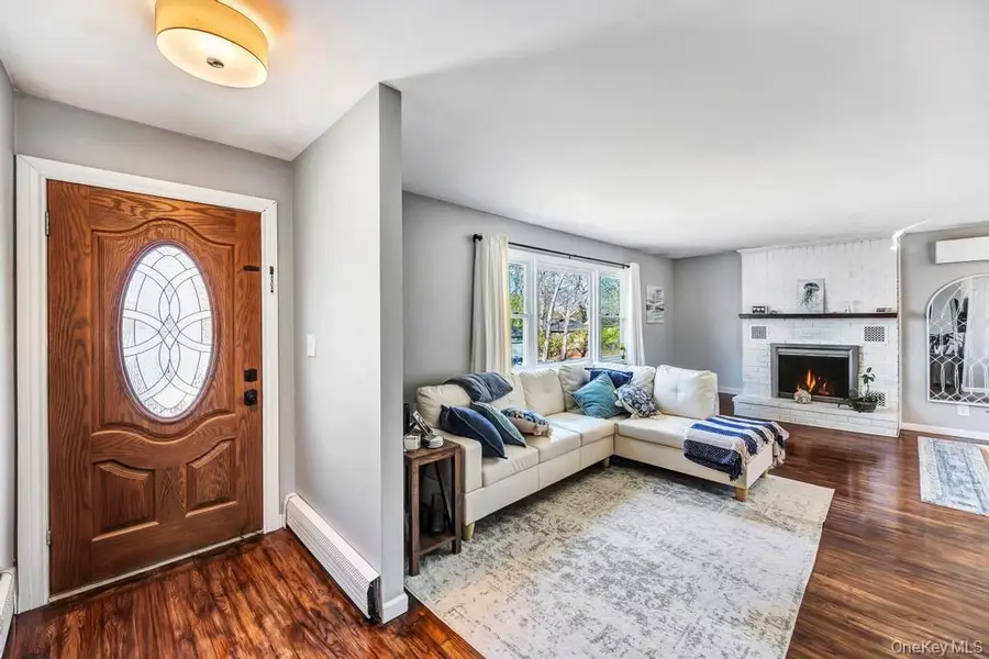 16 Jerome Road, Sound Beach, NY 11789 - #3