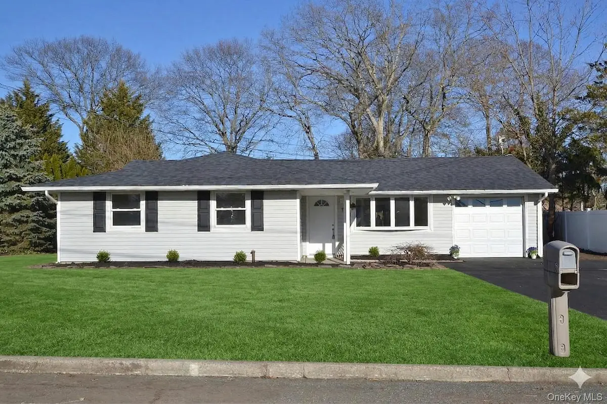 15 Allegheny Drive E, Farmingville, NY 11738 - #1