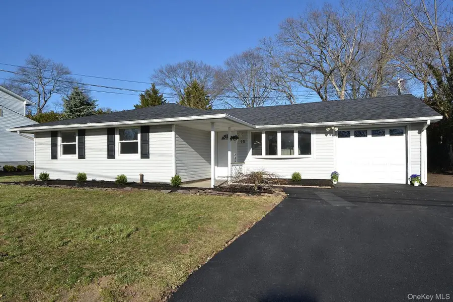 15 Allegheny Drive E, Farmingville, NY 11738 - #3