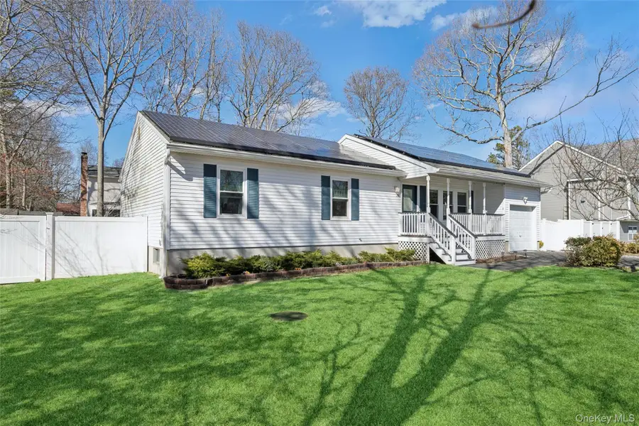 19 Flintlock Drive, Shirley, NY 11967 - #2