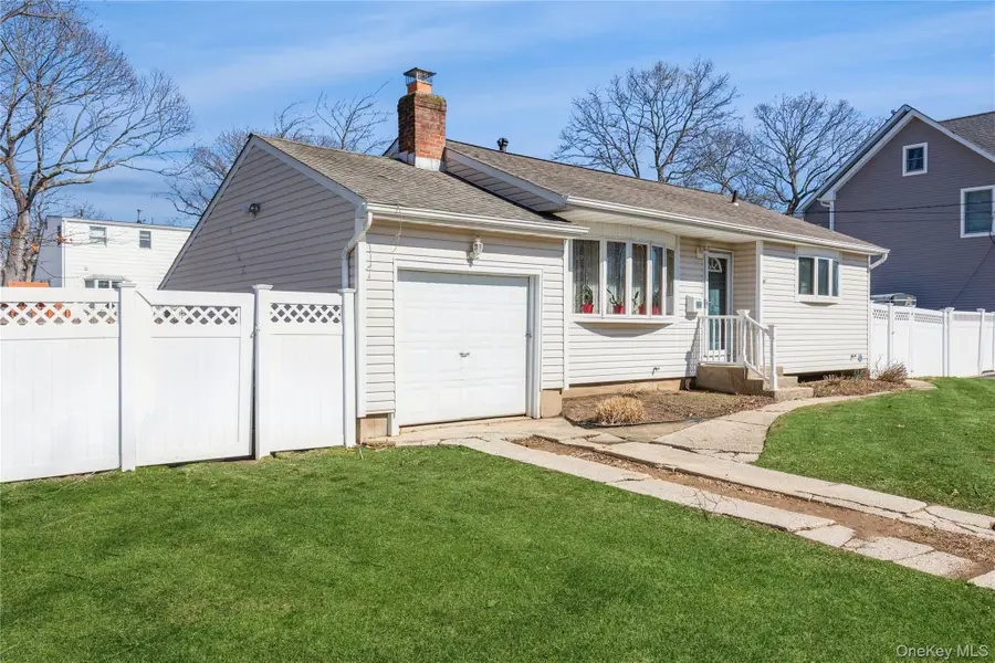 3 Grand Haven Drive, Commack, NY 11725 - #3