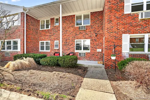 225 N Middletown Road #J, Pearl River, NY 10965