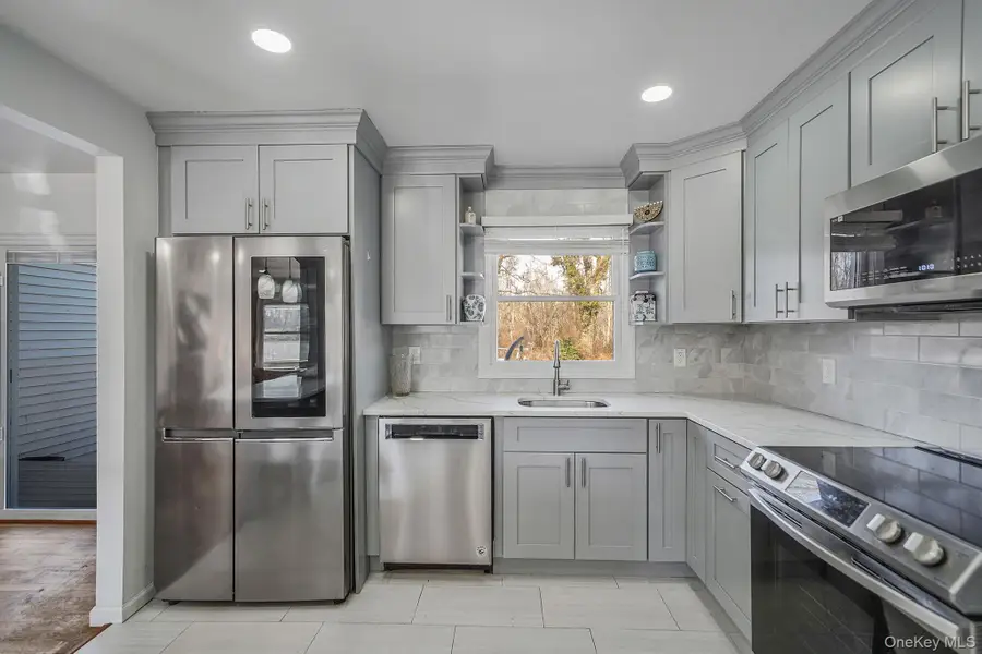 125 Lower Sheep Pasture Road, East Setauket, NY 11733 - #3