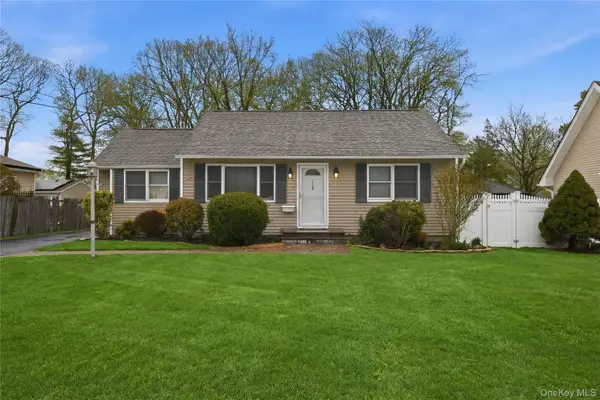 112 Noel Drive, Centereach, NY 11720