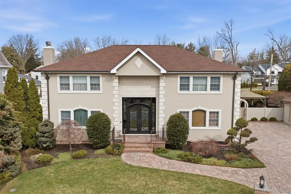 2 Knoll Lane, Glen Head, NY 11545 - #1